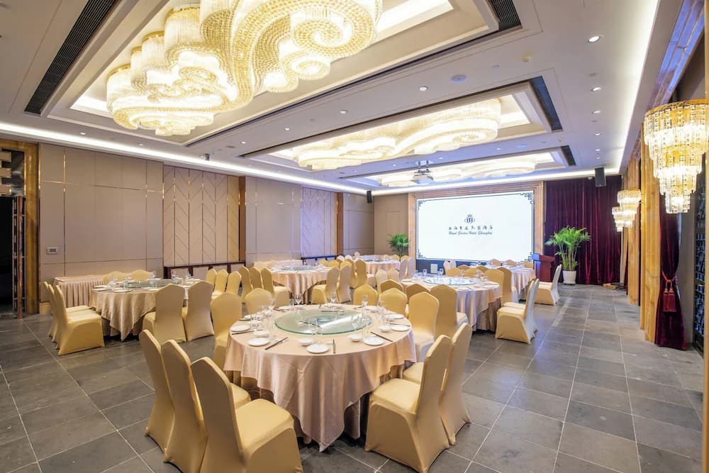 Banquet hall