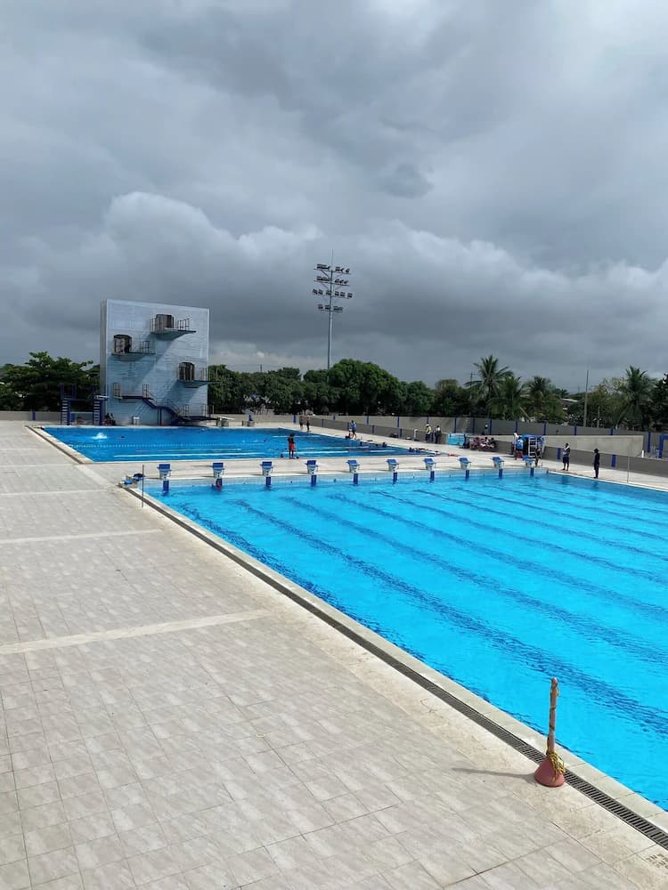 Exercise/lap pool