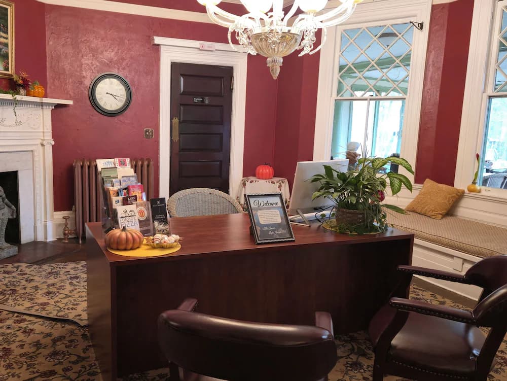 Concierge desk