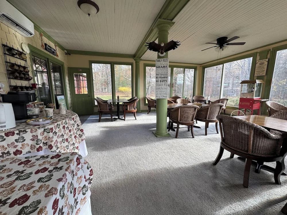 Breakfast area