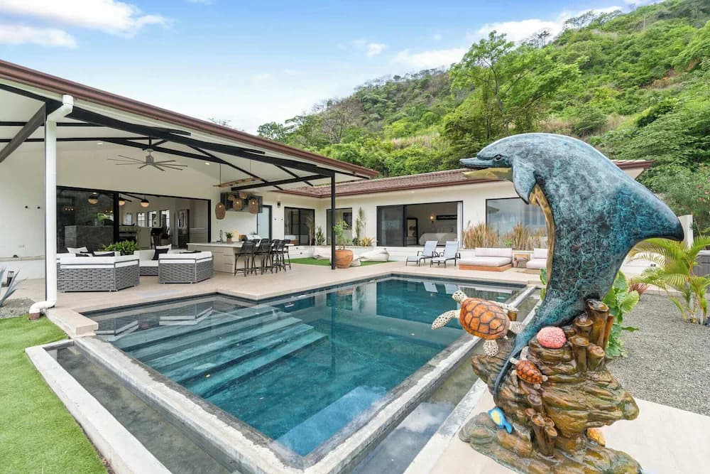 Private pool