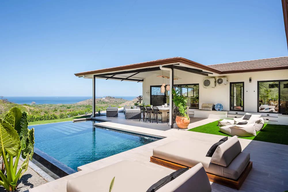 Private pool