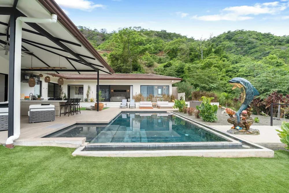 Private pool