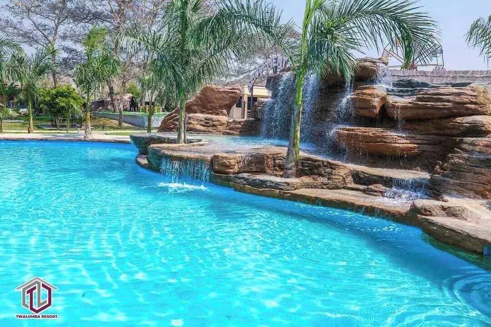 Pool waterfall