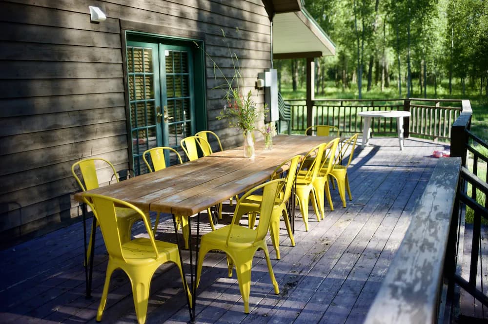 Outdoor dining