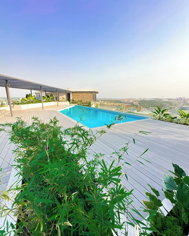Rooftop pool