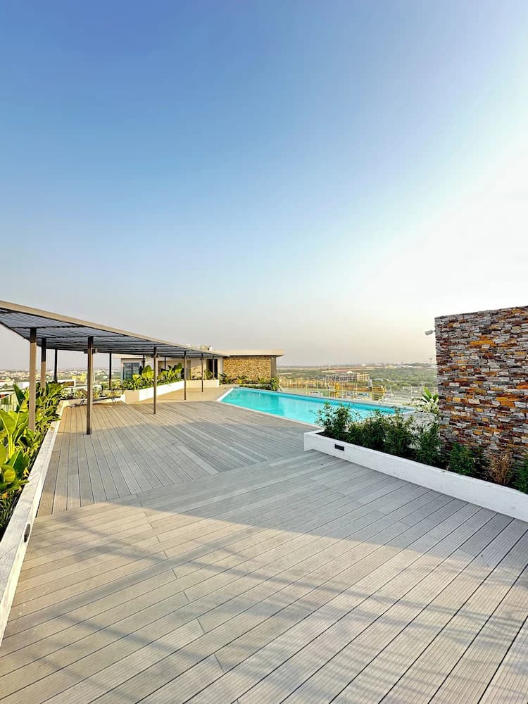 Rooftop pool