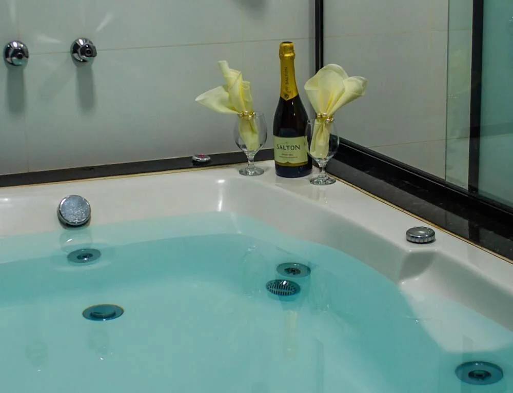 Private spa tub