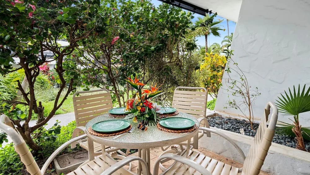 Outdoor dining