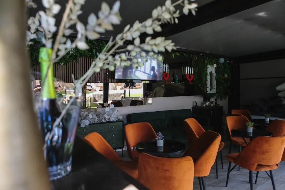 Poolside bar