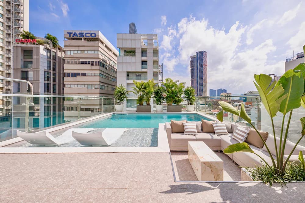 Rooftop pool