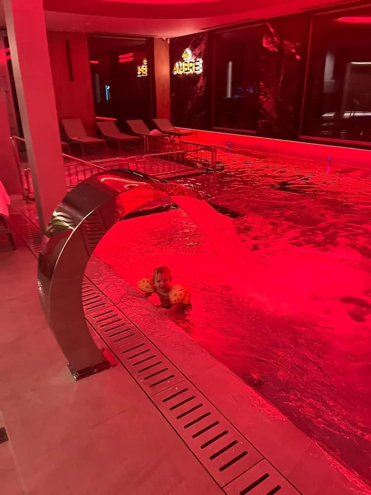 Indoor/outdoor pool
