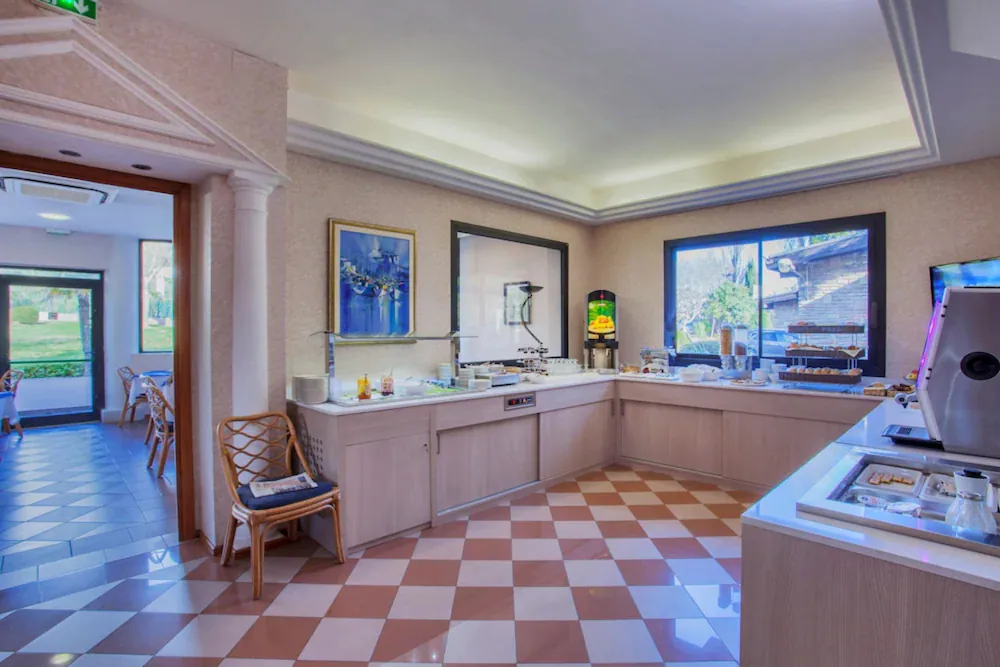 Breakfast area