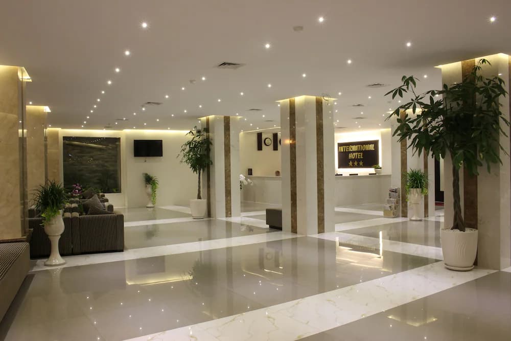 Lobby lounge