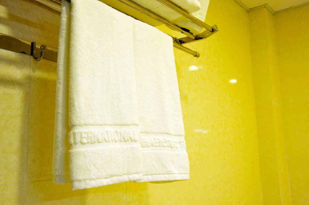 Bathroom amenities