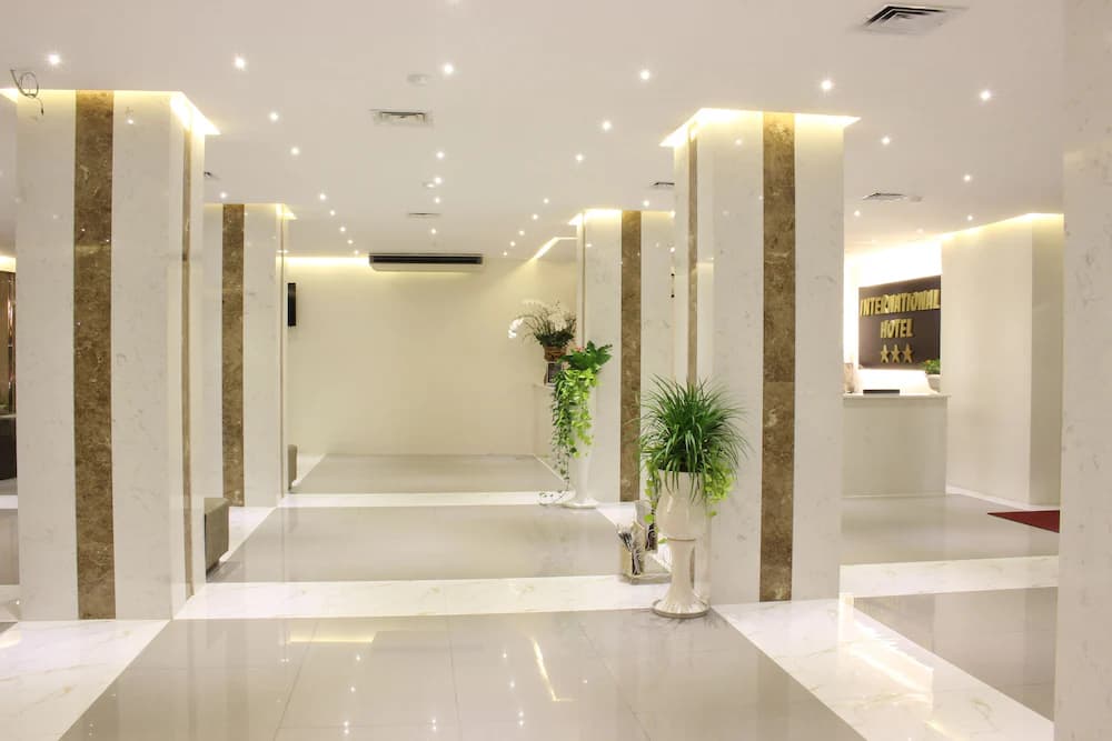 Lobby lounge