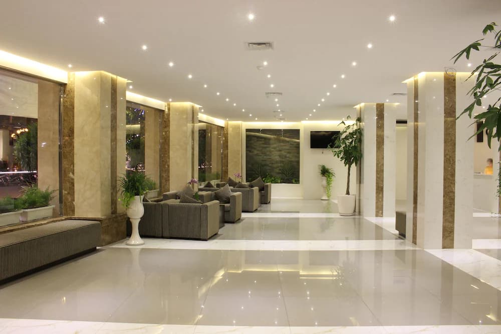 Lobby lounge