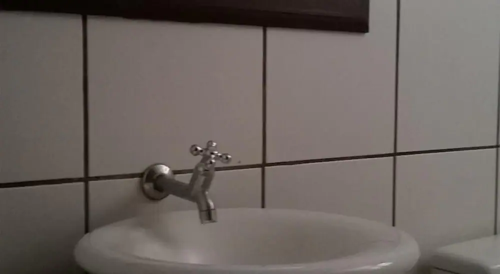 Bathroom sink