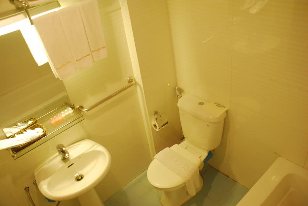 Bathroom amenities