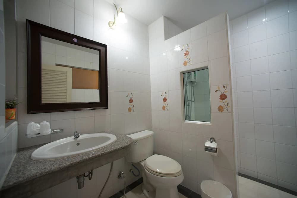 Bathroom sink