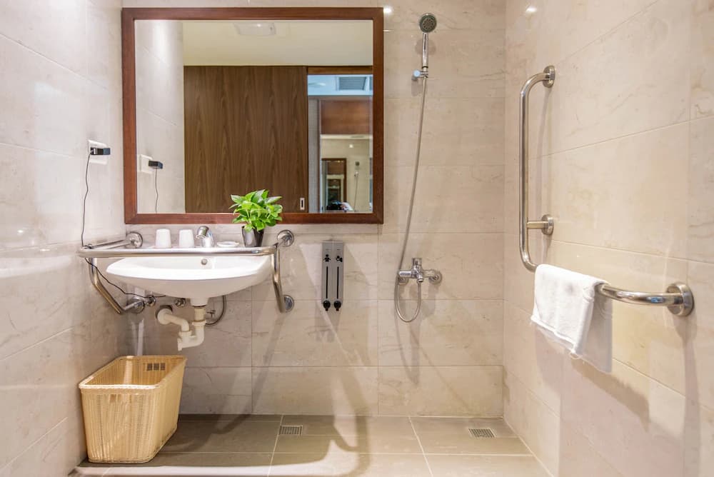 Bathroom sink