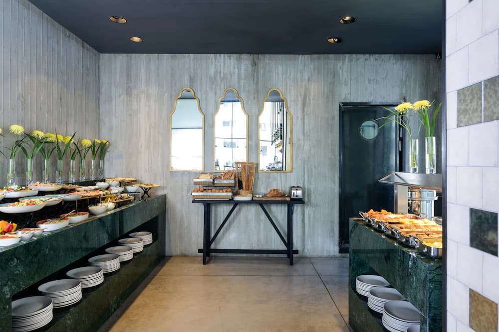 Breakfast buffet