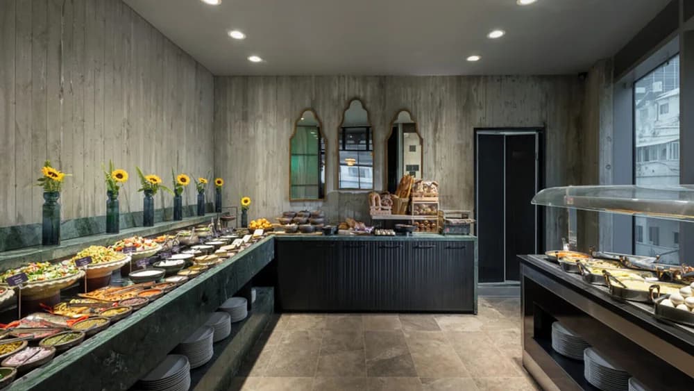 Breakfast buffet