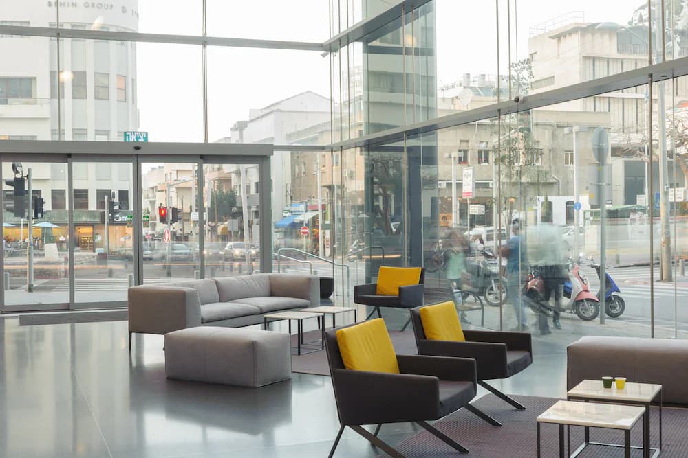 Lobby lounge