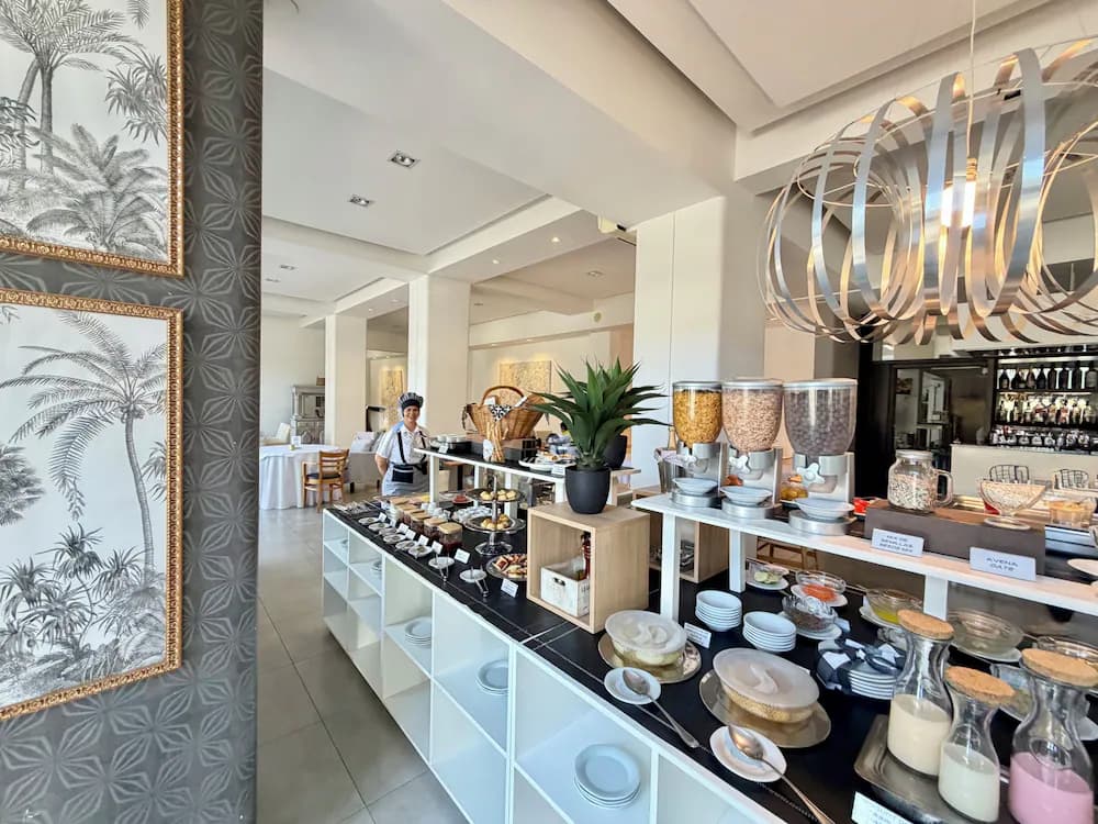 Breakfast buffet