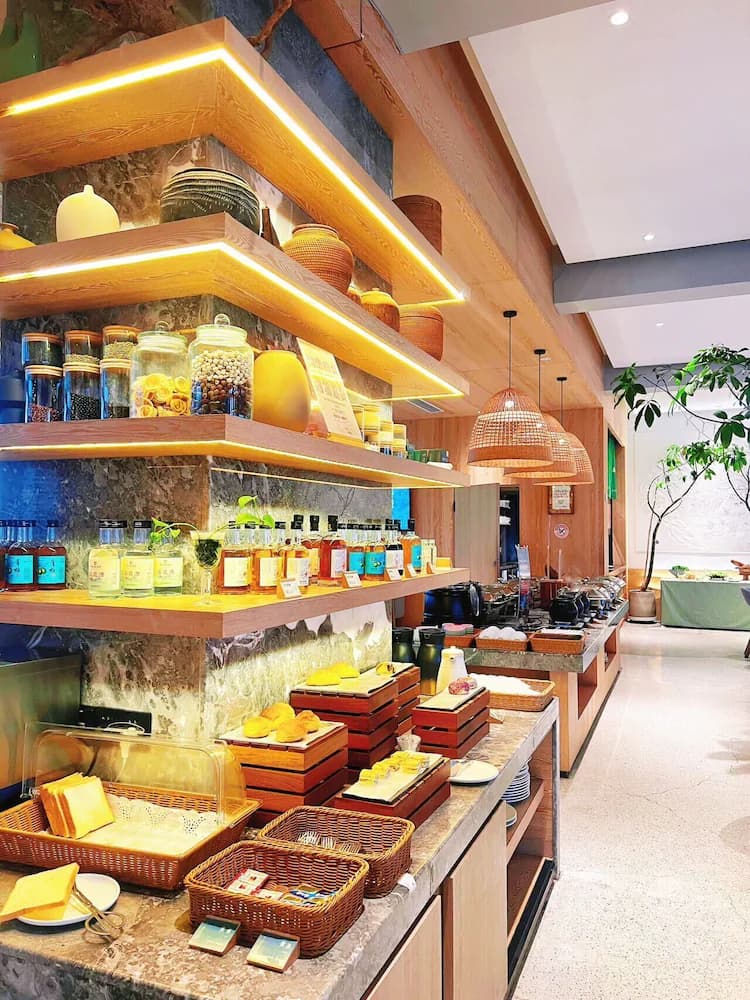 Breakfast area