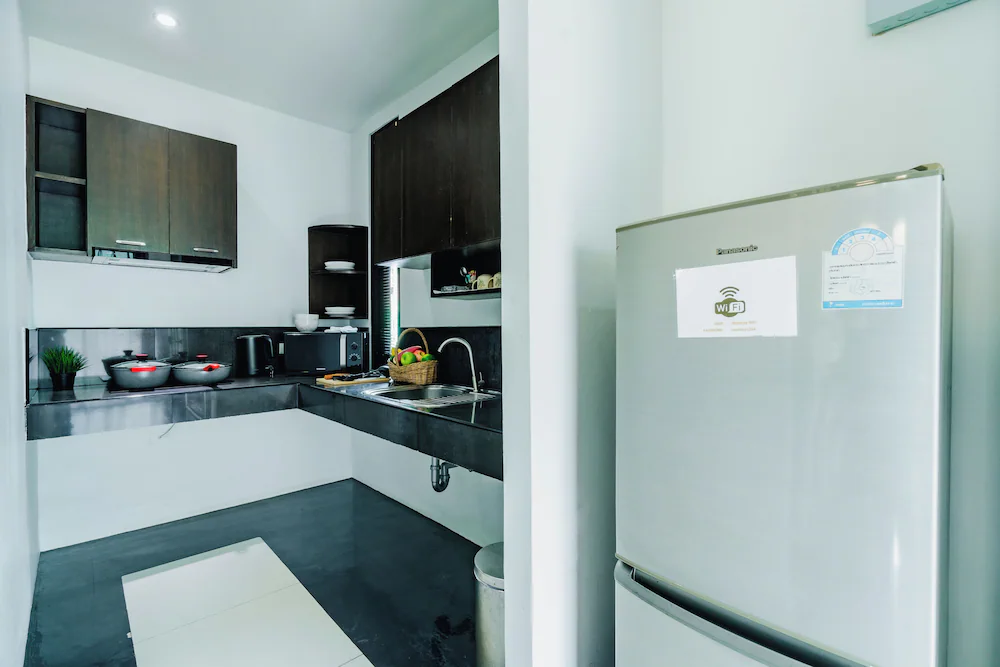 Mini-refrigerator