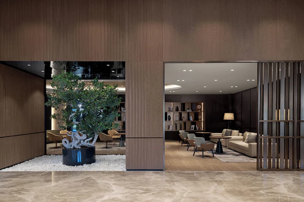 Lobby lounge