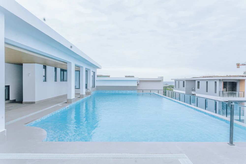 Rooftop pool
