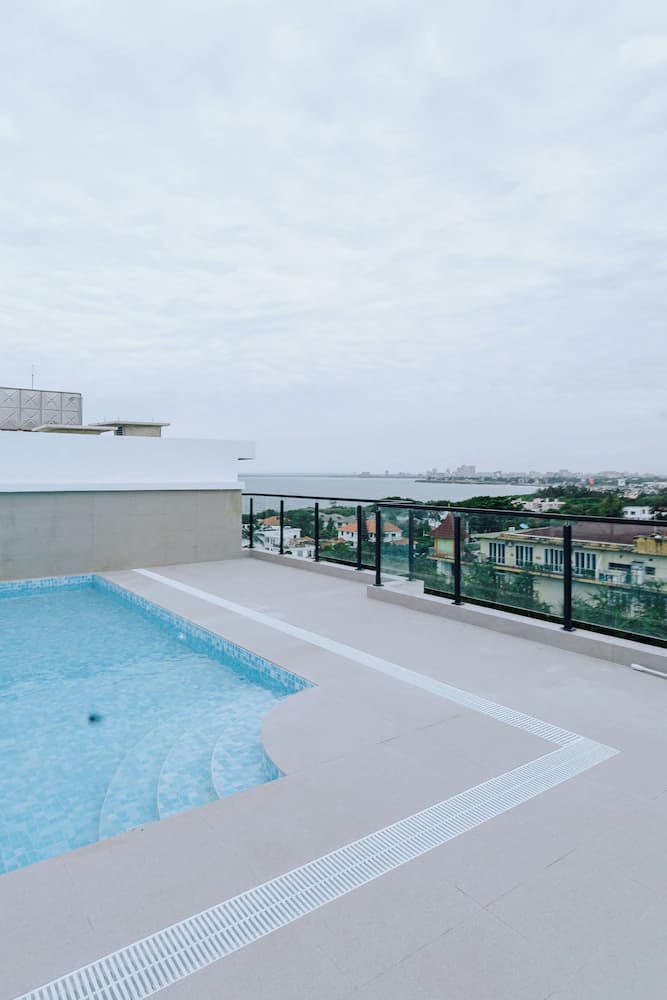 Rooftop pool
