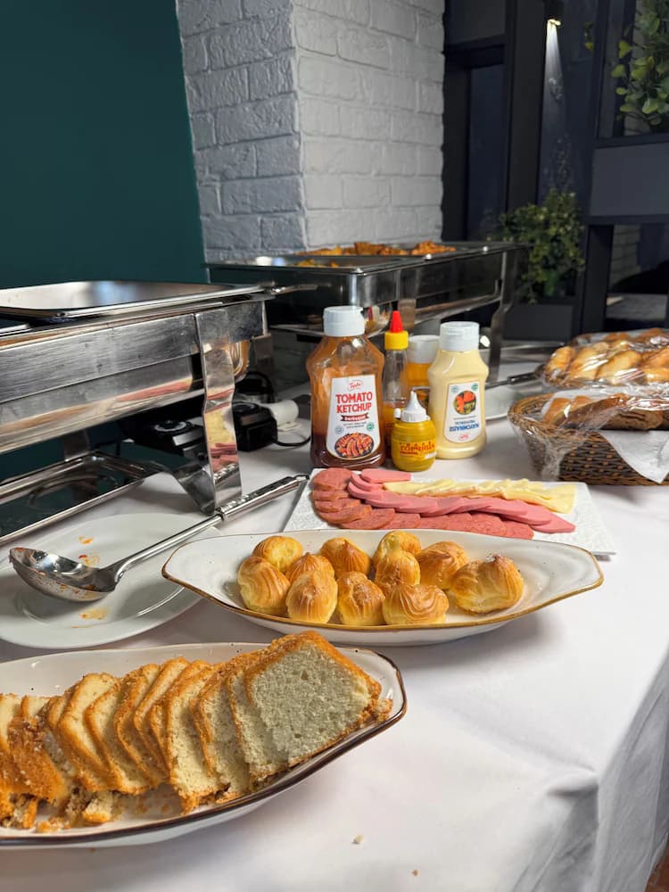 Breakfast buffet