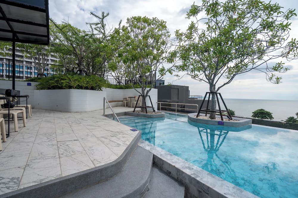 Rooftop pool