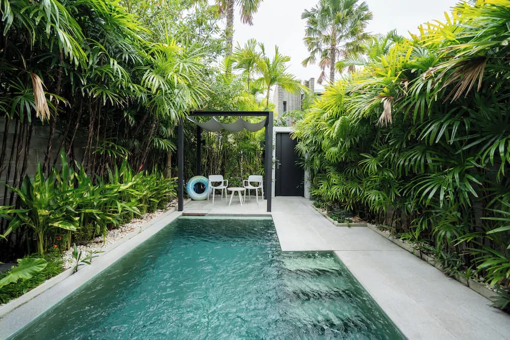 Private pool