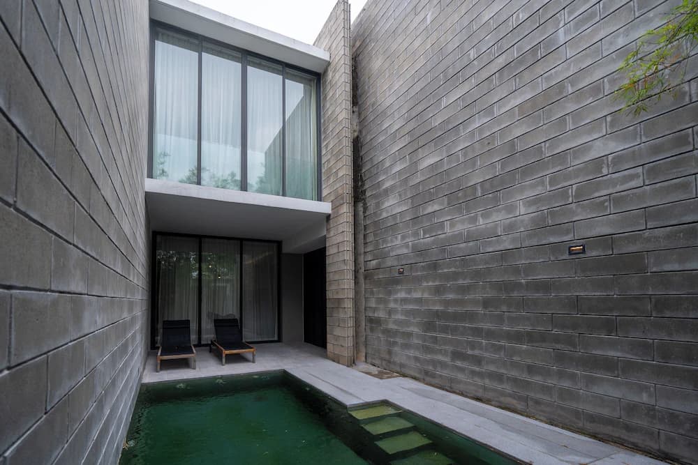 Private pool