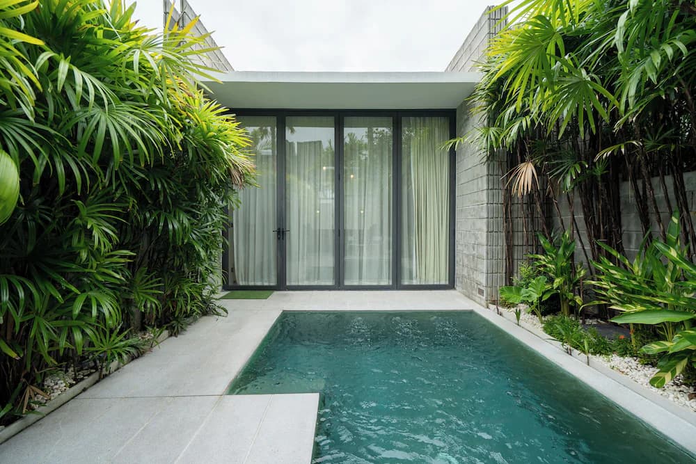 Private pool