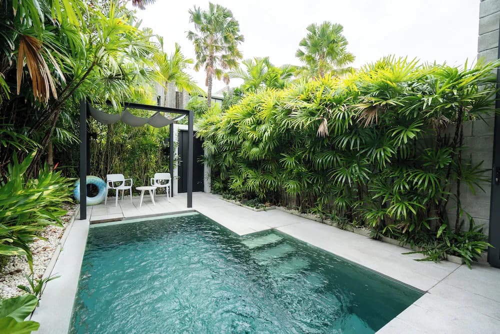 Private pool