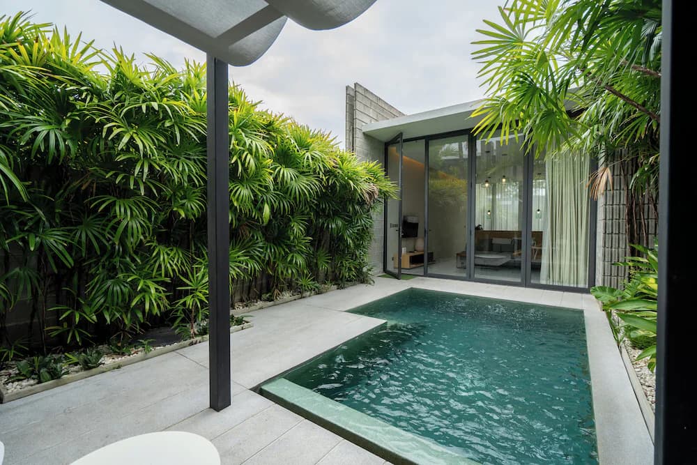 Private pool