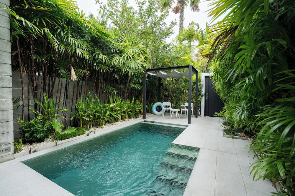 Private pool