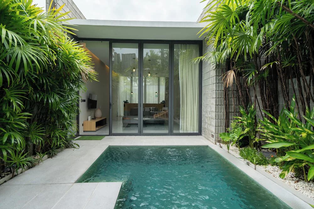Private pool