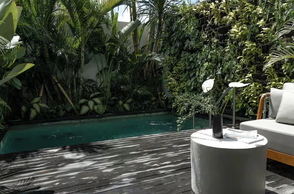 Private pool