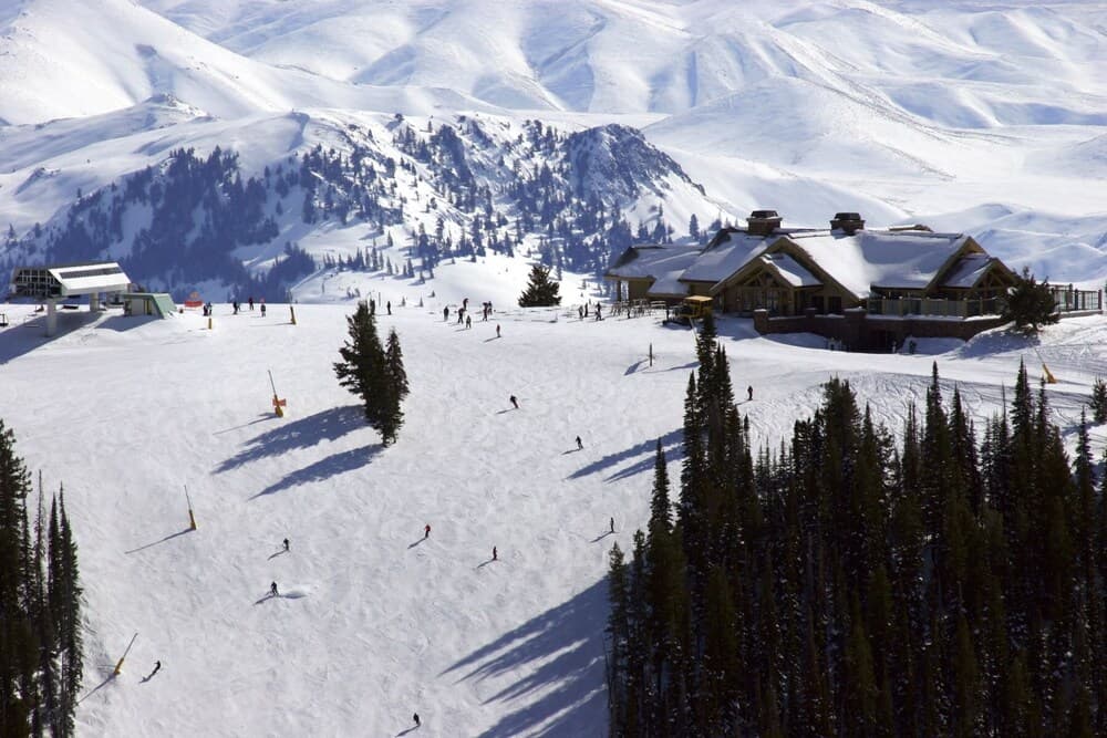 Snow and ski sports