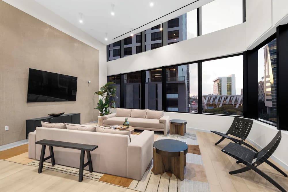 Lobby lounge