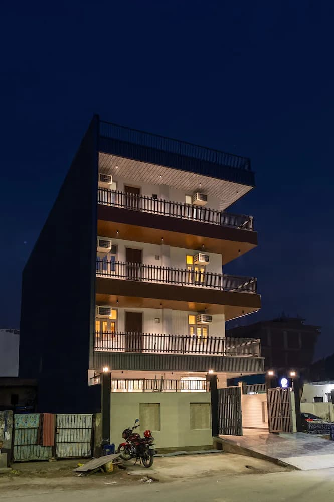 Front of property - evening/night