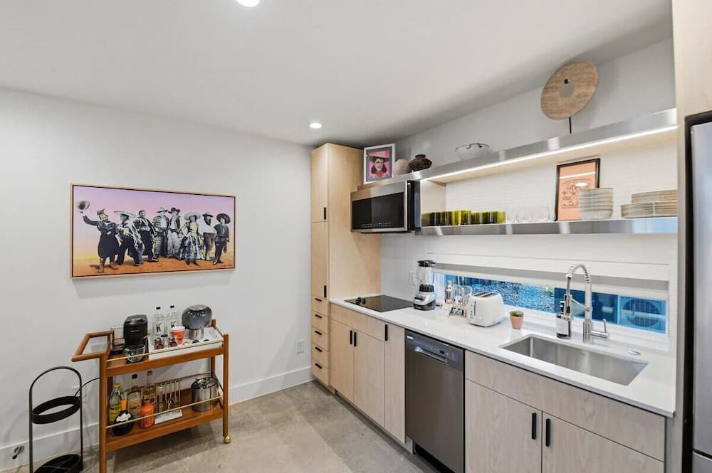 Private kitchenette