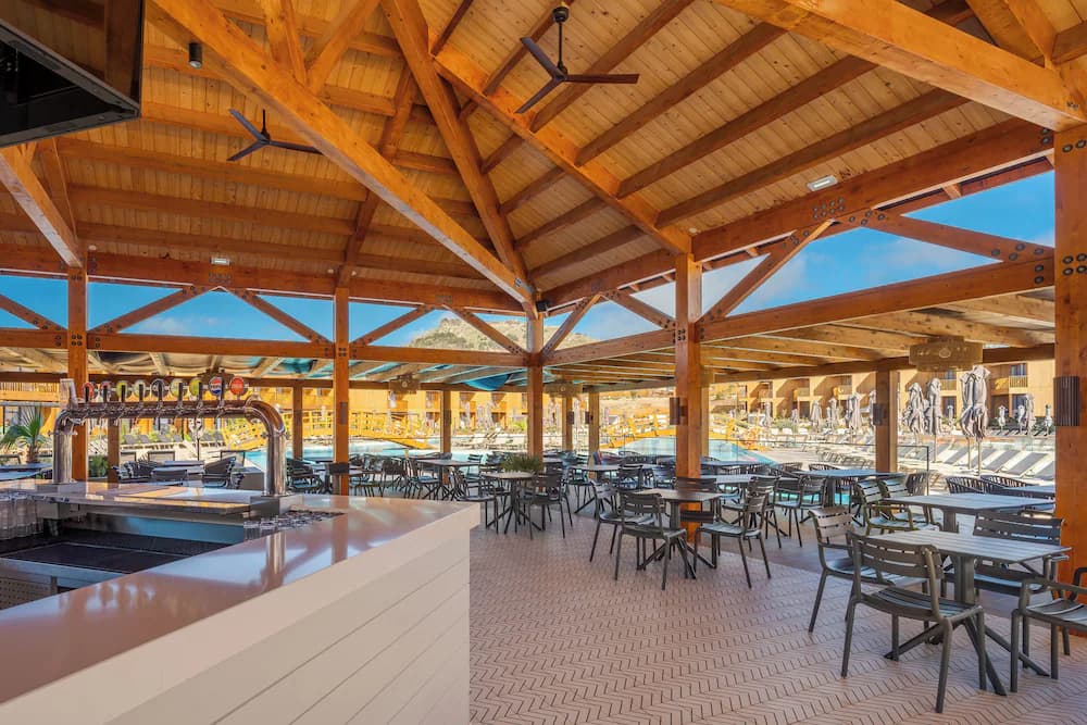 Poolside bar
