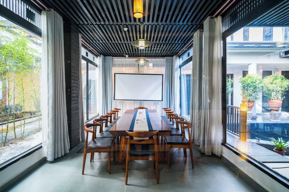 Meeting facility